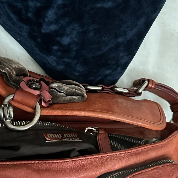 Miu Miu Brown Leather Shoulder Bag with Velvet Bow - Picture 7 of 7